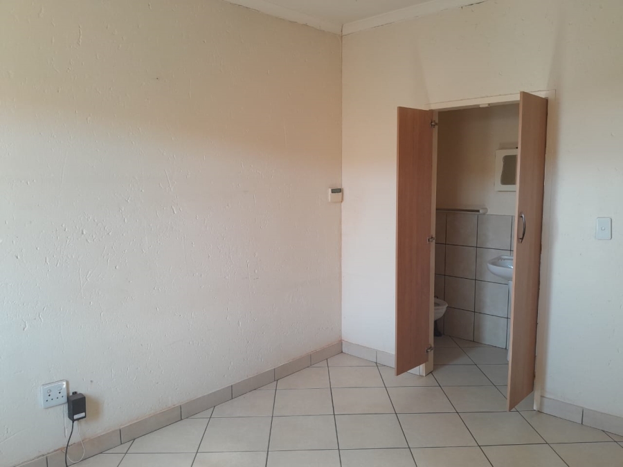2 Bedroom Property for Sale in Waterval East North West